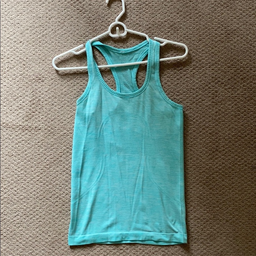 LULU LEMON swiftly tech Razorback size 4